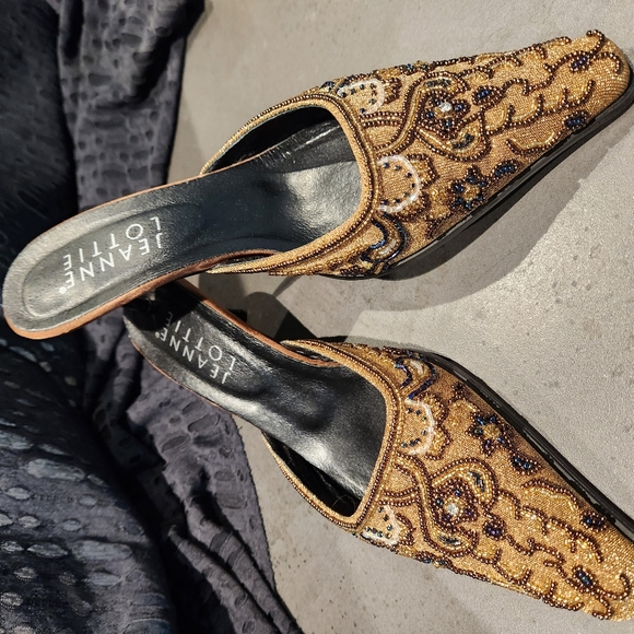 Beaded dressy mules and matching clutch. Designer - Jeanne Lottie, size 39. - Picture 2 of 14